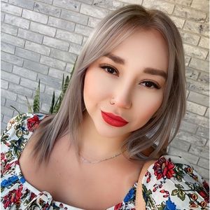 Meet your Posher, Priscilla